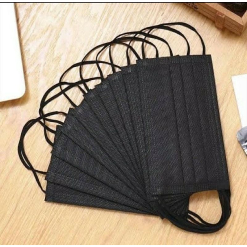 Masker 3ply Earloop Hitam isi 50pcs