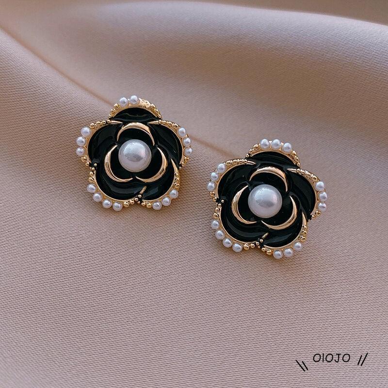 Anting Tusuk Bentuk Bunga Kamelia Gaya Vintage Warna Silver ol2