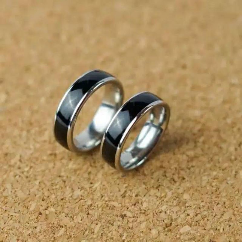 Ring Couple Hitam Titanium Stainless Steel List Silver Gold Anti Karat Selamanya