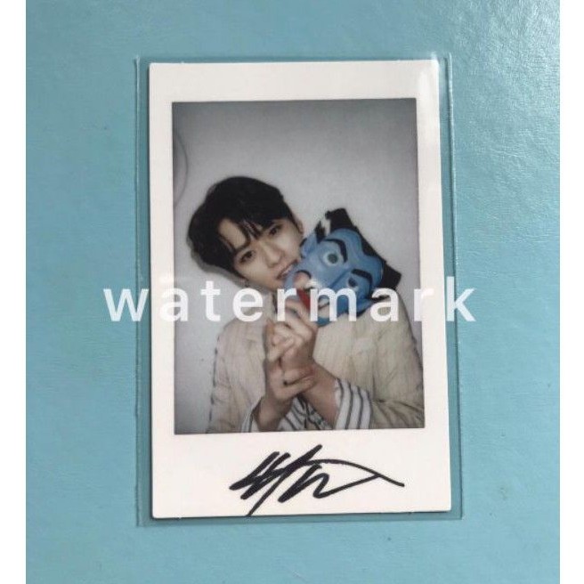 Polaroid event op 3 lee know stray kids