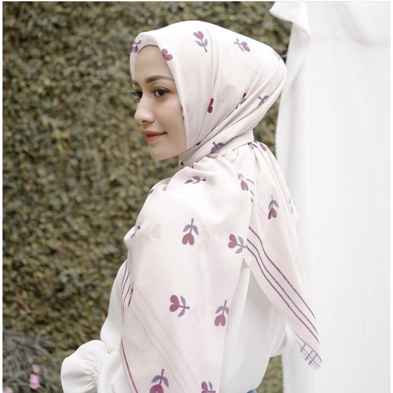 ceria scarf vanilla hijab preloved