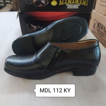 Sepatu kulit wanita PDH Polwan Secwan Sus PNS sepatu kerja formal tampil lebih keren