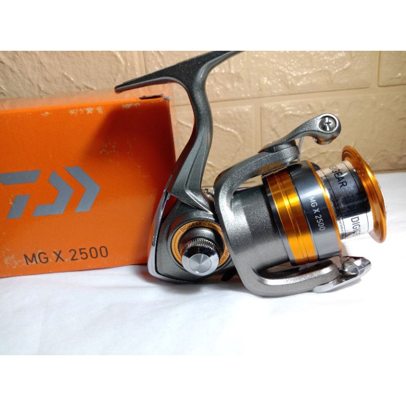 Reel daiwa MG X 2500 made in vietnam