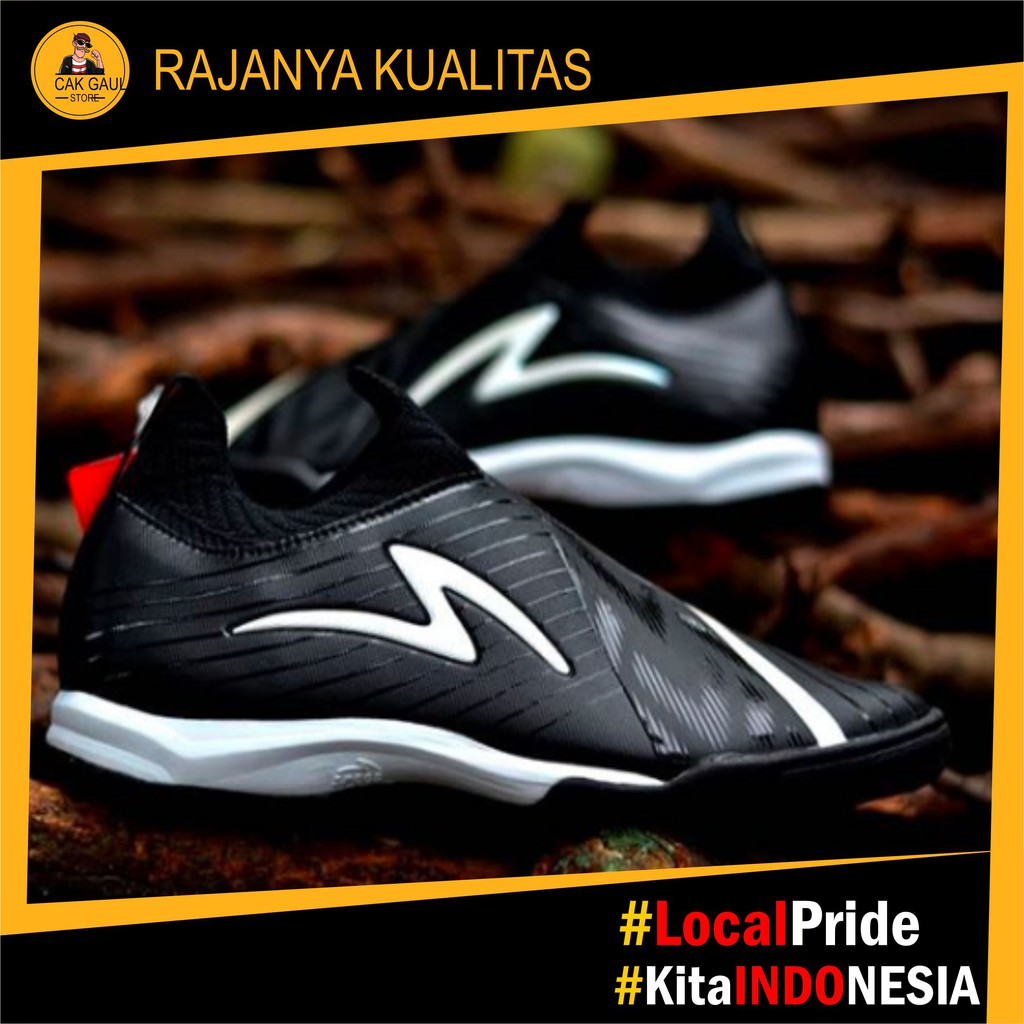 Sepatu Specs ACCELERATOR SLAZ ELITE IN Black/White