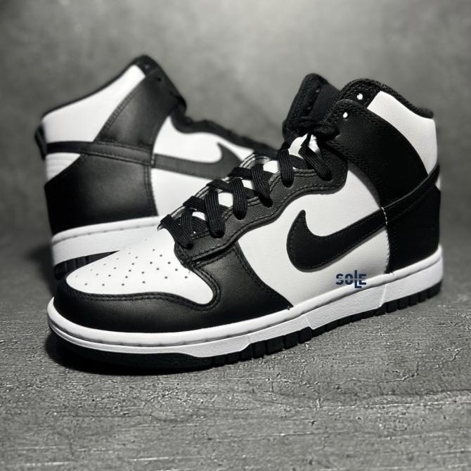dunks shoes black and white