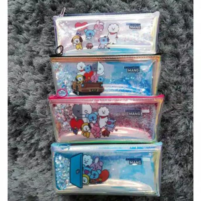 

TERBARU Tempat pensil BTS Dengan Manik - manik Air Gliiter/TEMPAT PENSIL AESTHETIC/TEMPAT PENSIL ANAK PEREMPUAN/TEMPAT PENSIL LUCU/TEMPAT PENSIL 3D/TEMPAT PENSIL TRANSPARAN/TEMPAT PENSIL LUCU/TEMPAT PENSIL KOREA/TEMPAT PENSIL KAIN/TEMPAT PENSIL KALKULATOR