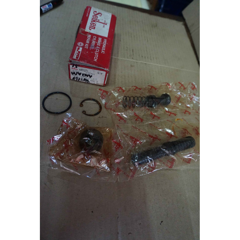 Repair Kit Master Rem Suzuki Carry Extra T-5 1.0 merk Seiken