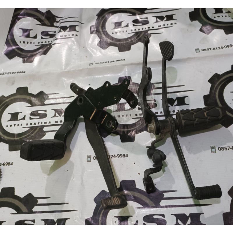Footstep depan belakang Supra GTR 150 Original Honda