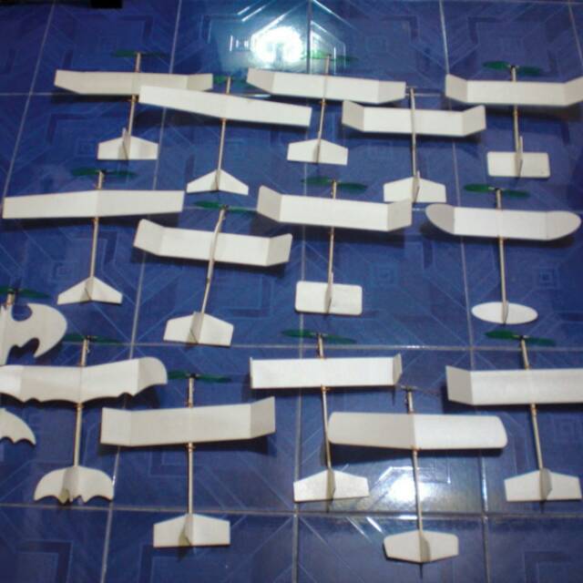 Pesawat tenaga karet stik foam