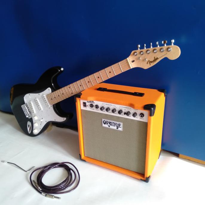 Gitar Fender Stratocaster Hitam + Ampli Orange 8 Inch