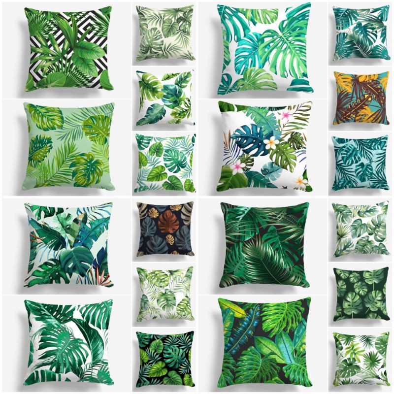 Bantal sofa motif daun tropic monstera