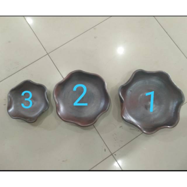 

Baskom tanah liat 20 cm (no.3)