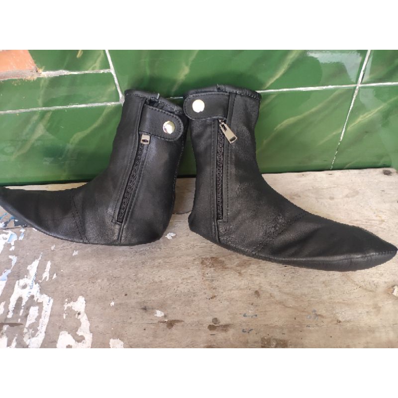 kuff khuff khuf kuf sepatu kaos kaki kulit muza muzza koas kaki dipakai Nabi Muhammad Saw umroh haji