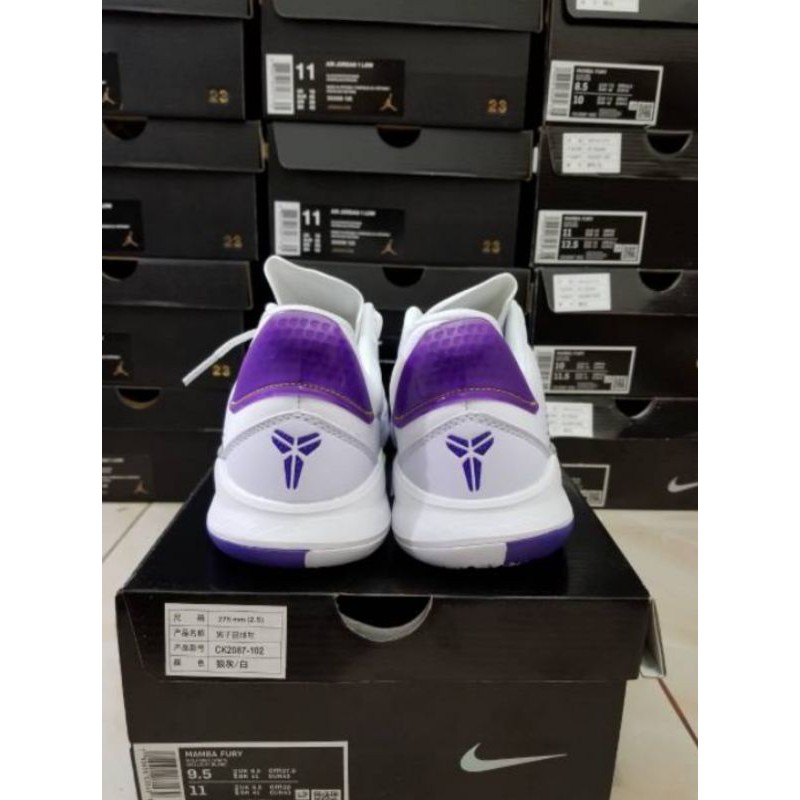 sepatu basket nike kobe mamba Fury white