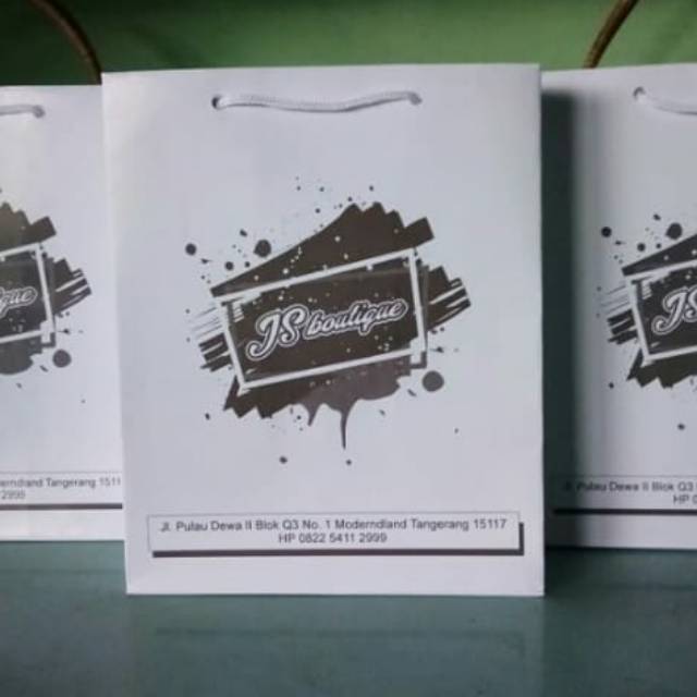 

Paperbag putih 15x10x25