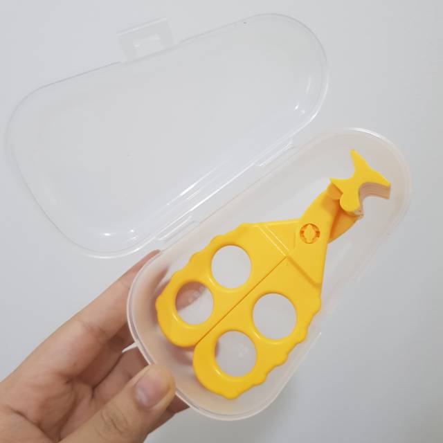 

Gunting makanan anak