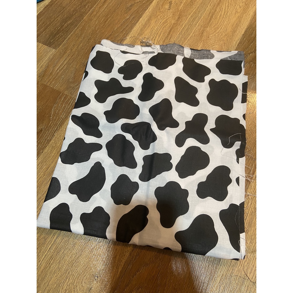 Preloved Kain Meteran Motif Sapi Perca 100x120cm