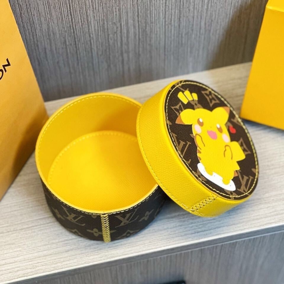 

C21 Lv Pikachu Storage Box Small Item Storage Accessories Candy Creative Gift Wedding Companion Gift
