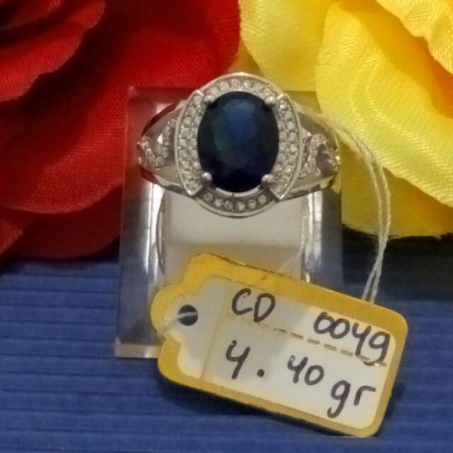 Cincin mata batu warna biru
