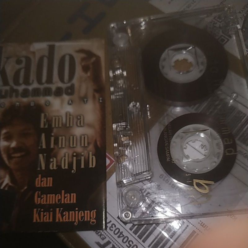 Kaset pita Emha Ainun Nadjib: Kado Muhammad Tombo Ati