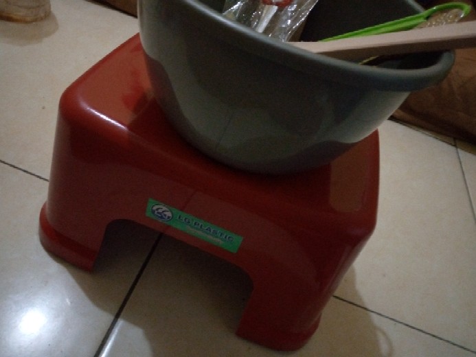 Bangku Tebal Jongkok  / Kursi Plastik Kaki Pendek Serbaguna Warna Acak Grosir Termurah