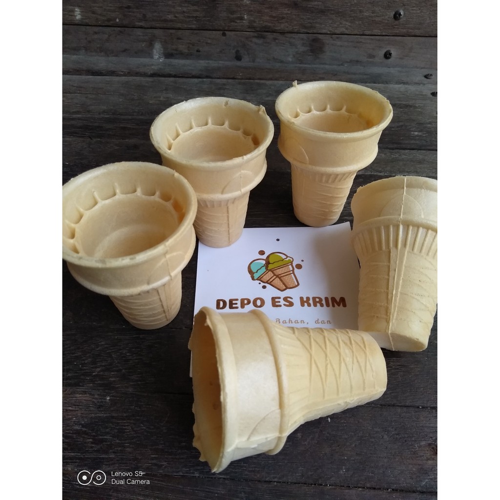 

Cone McD Besar 6 cm Kurir Instan (Contong Ice Cream Corong Opak Kerupuk Cuncum Es Krim persis McDonald's / Diamond)