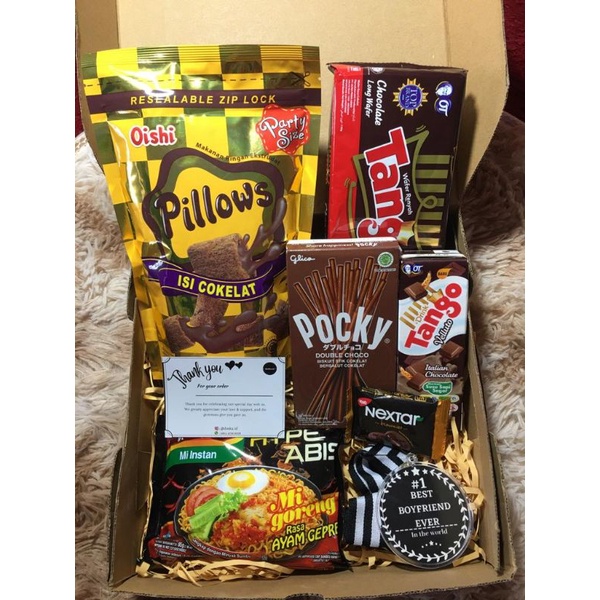 

Snack kado/ Hampers snack/ Kado ultah/ Kado unik/ Kado murah/ Kado cewek cowok/ Gift box