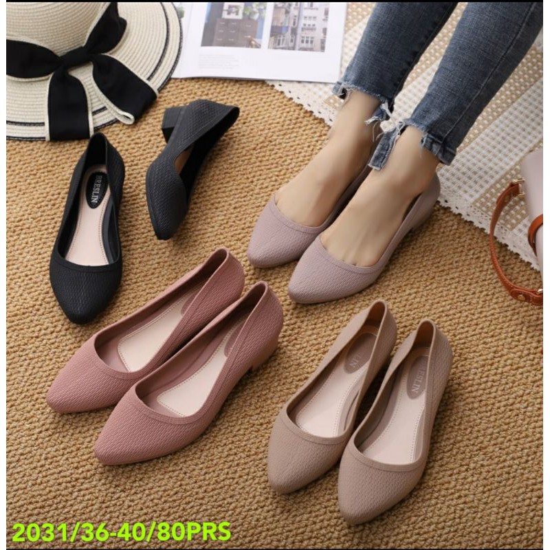 SEPATU HAK BRESLIN PASIR