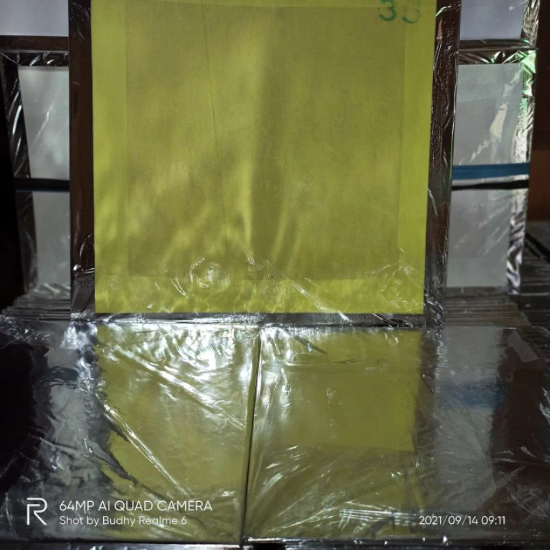 

alas kue ulang tahun bentuk kotak uk 35X35CM isi 12