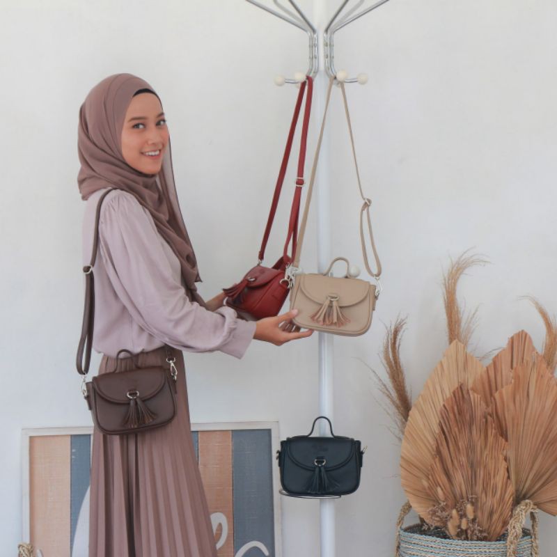 TAS SELEMPANG AURORA MY QEENA By KIRANA STUFF