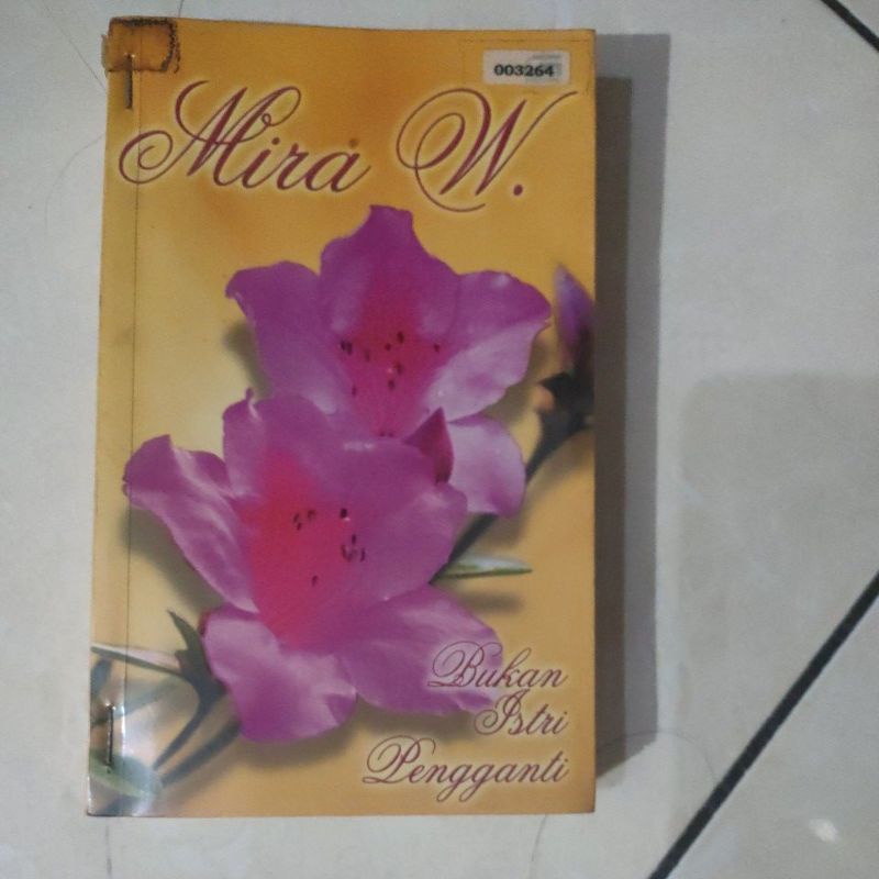novel mira w . bukan istri pengganti