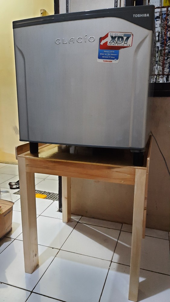 Meja Atau Tatakan Kulkas Jatibelanda/p55cm X L55cm X T30cm