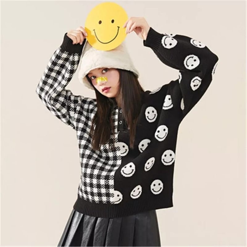 CS052 Sweater Rajut Wanita Motif Smile Square Kinanti