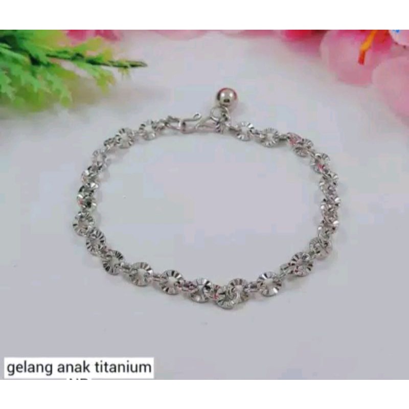 (promo free kalung silver 1 pcs + free Anting Silver 1 pasangan /Gelang rantai titanium wanita impor