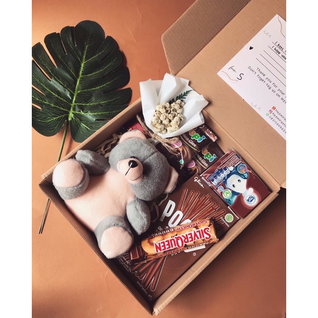Hampers GIFTBOX Serba Coklat/Hampers Ied Adha/Hampers Ultah/Hampers Wisuda