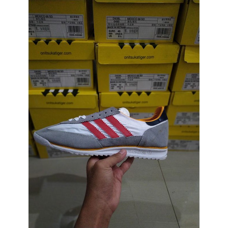 Sepatu Adidas SL 72
