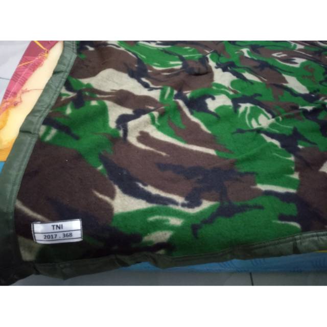 Selimut Loreng jatah TNI