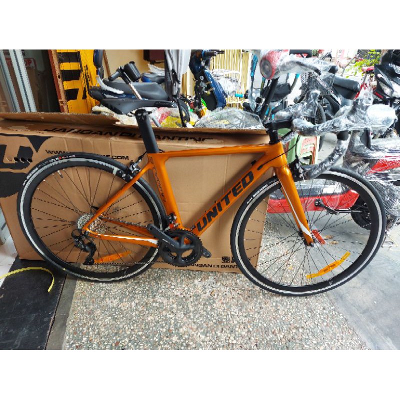 sepeda roadbike 700c United Stygma Carbon Size 44