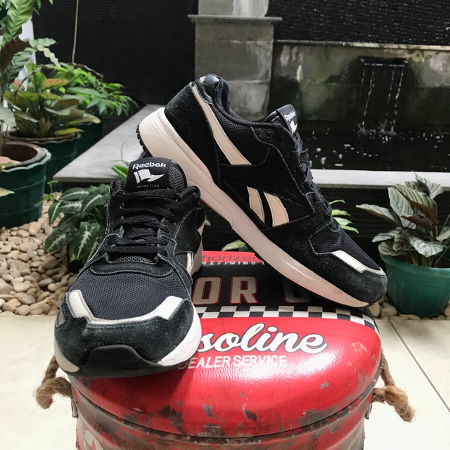 Reebok Royal Flag