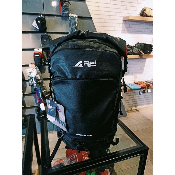 Tas Ransel Pria URBAN ADVENTURE HIDEWAY 25L AREI OUTDOORGEAR - DAYPACK REI 25L URBAN ADVENTURE - Ran