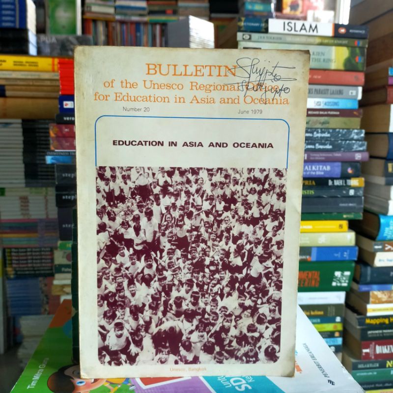 

Buku : BULLETIN of the UNESCO Regional Office for Education in ASIA and OCEANIA