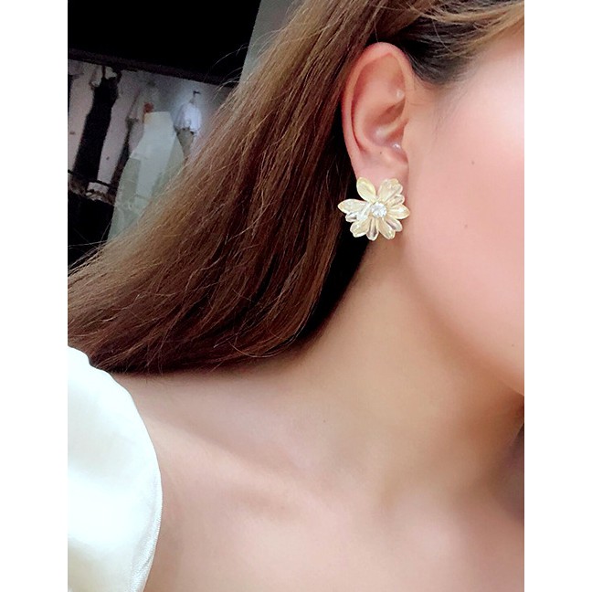 LRC Anting Tusuk Fashion Crystal Flower Diamond Earrings K49008