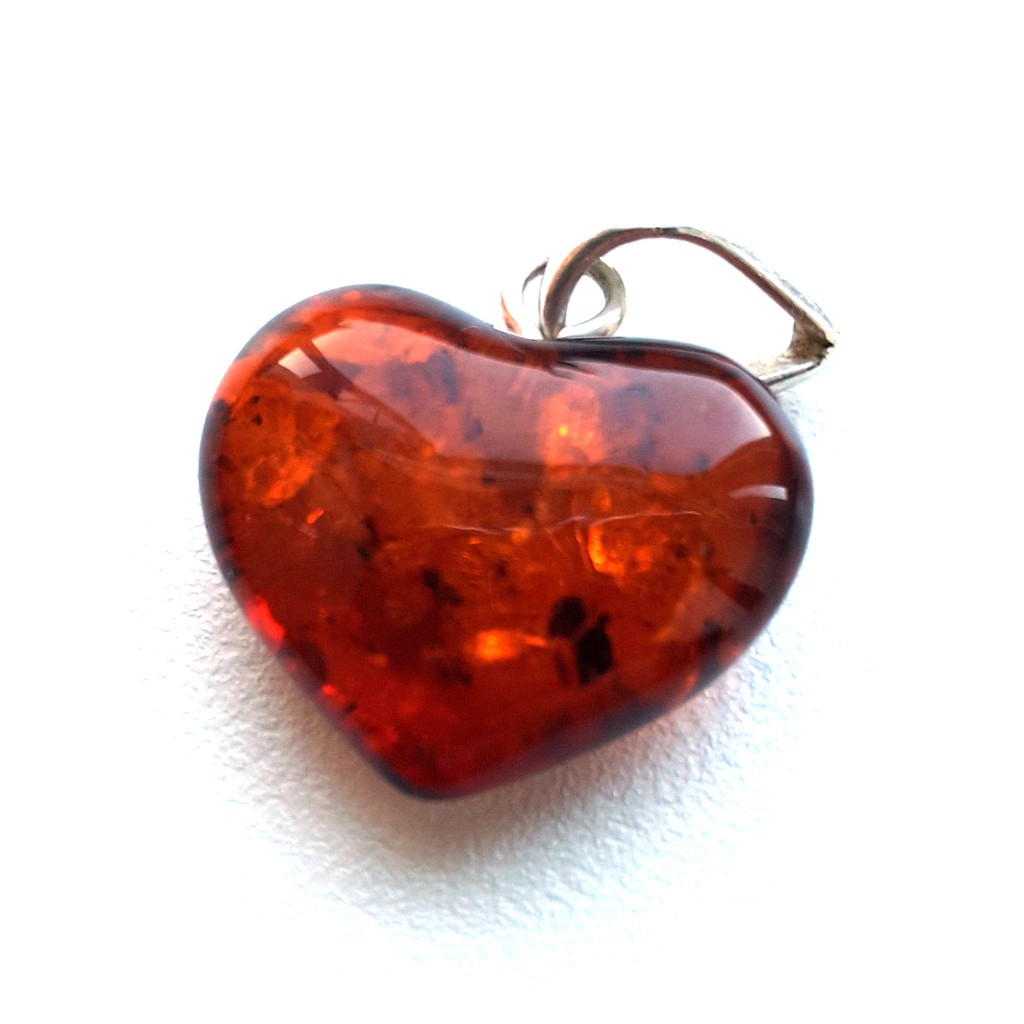 Natural Baltic amber Heart pendant JS183