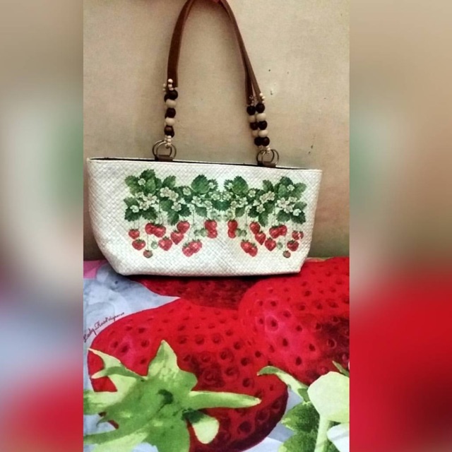 Tas strawberry / strawberry / pouch strawberry
