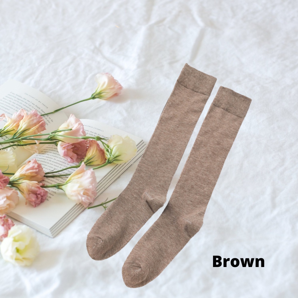 Kaos Kaki Cewek Panjang Selutut  Kaos Kaki Gaya Jepang korea  Kaos Kaki Muslimah Calf Socks Polos-Brown