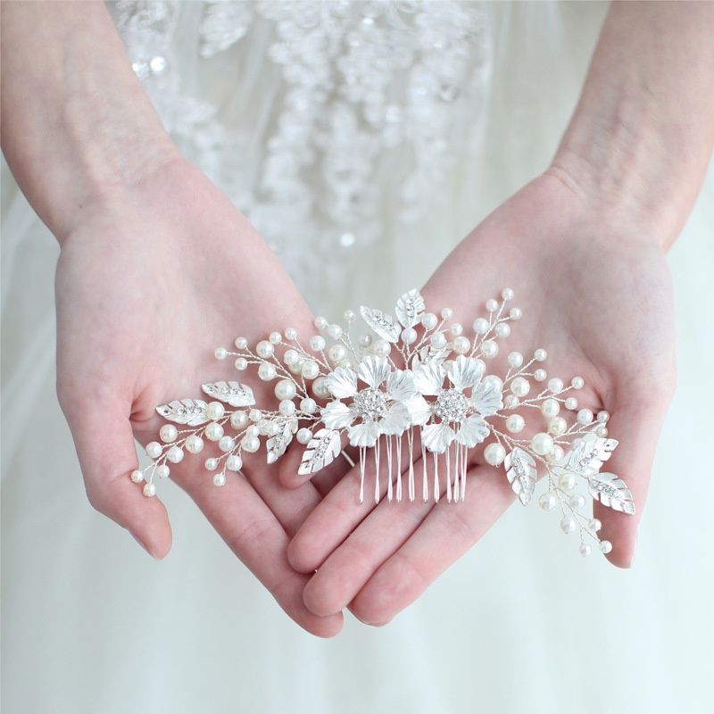 Sisir Rambut Handmade Bentuk Bunga Dan Daun Aksen Mutiara Untuk Pengantin