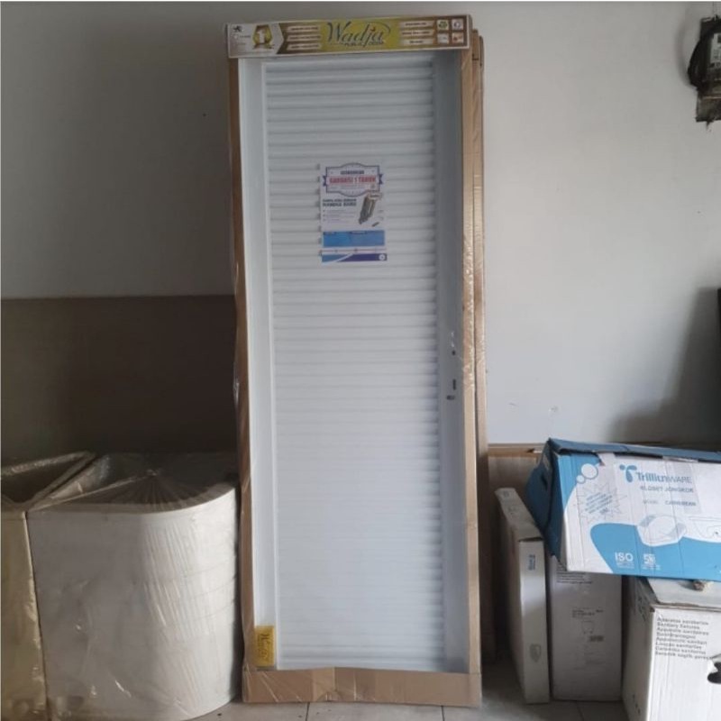 pintu kamar mandi galvalum wadja warna putih 70cm x 200cm