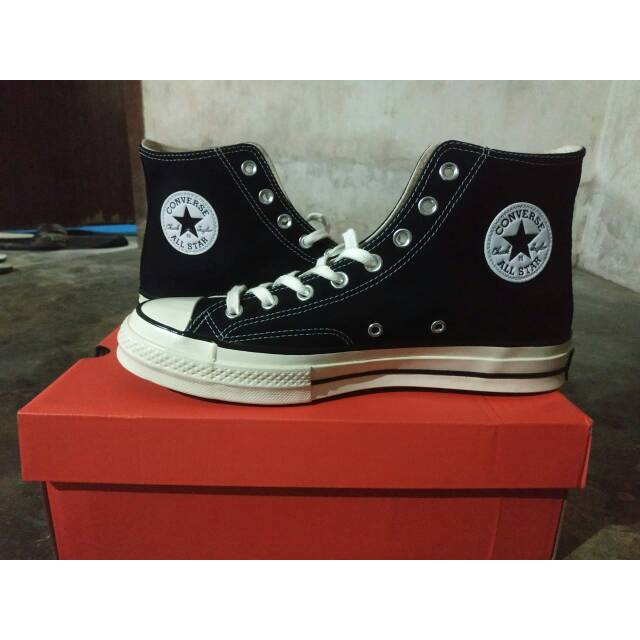Converse black white egret