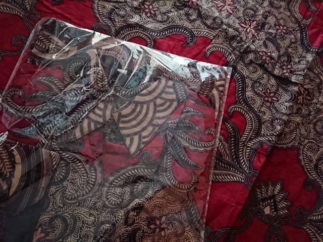 Kemeja Batik Slimfit Lengan Panjang Modern Baju Batik Distro Pria Batik Diamond