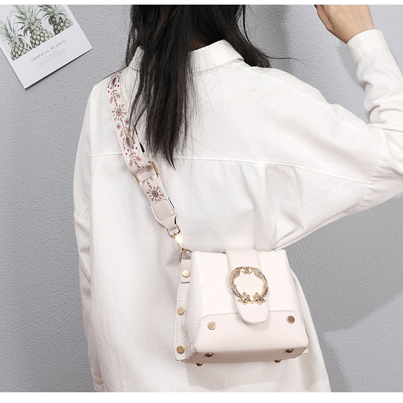 TAS SHOULDER WANITA IMPORT CANTIK NEW ARRIVE 8003230052